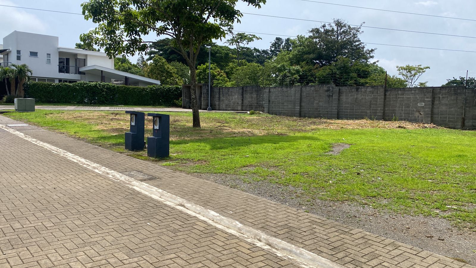 Lote Esquinero — Condominio Cima Real, La Guácima — foto 1