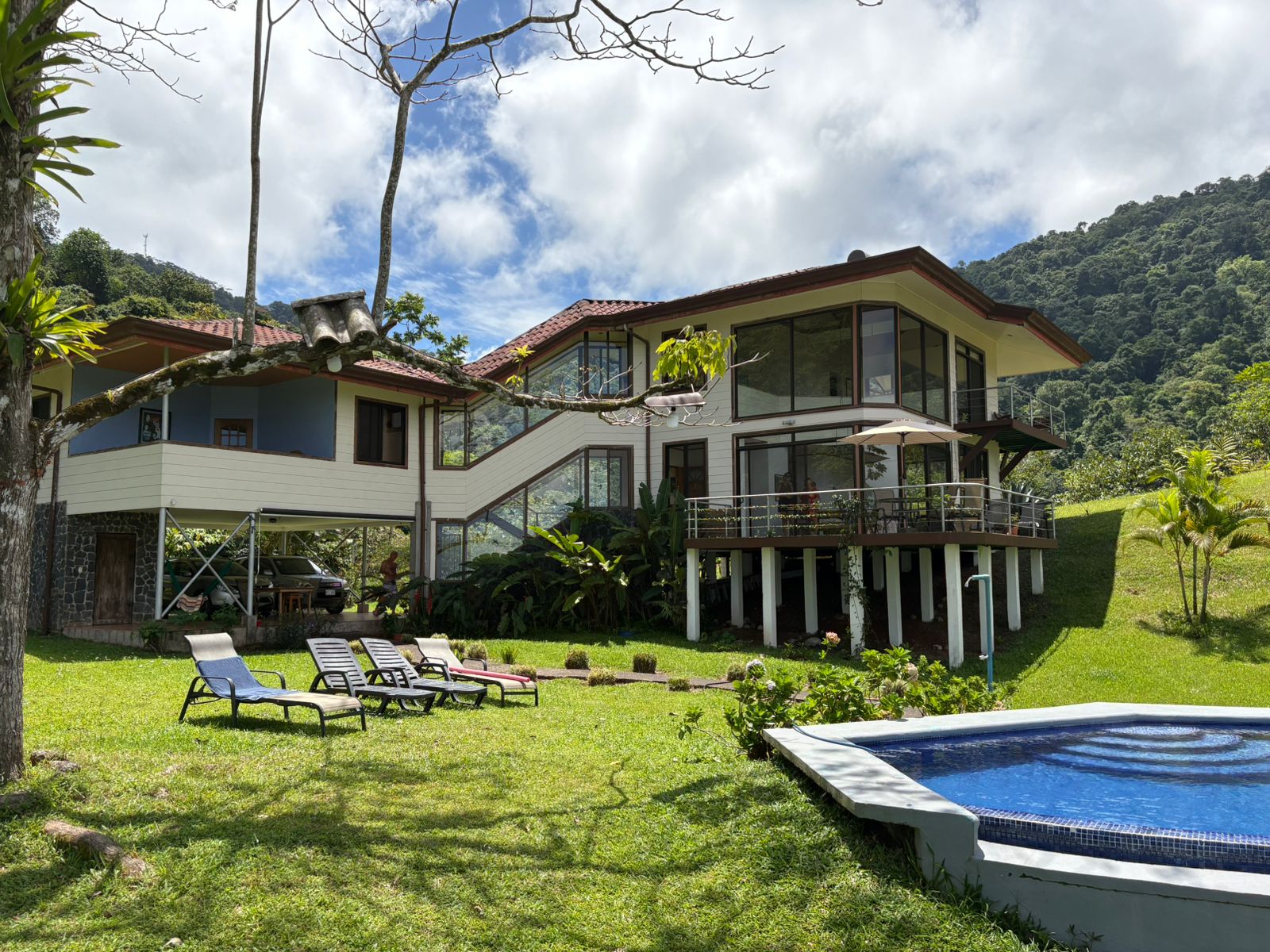 Finca con Casa — El Roblar de Parrita — foto 1